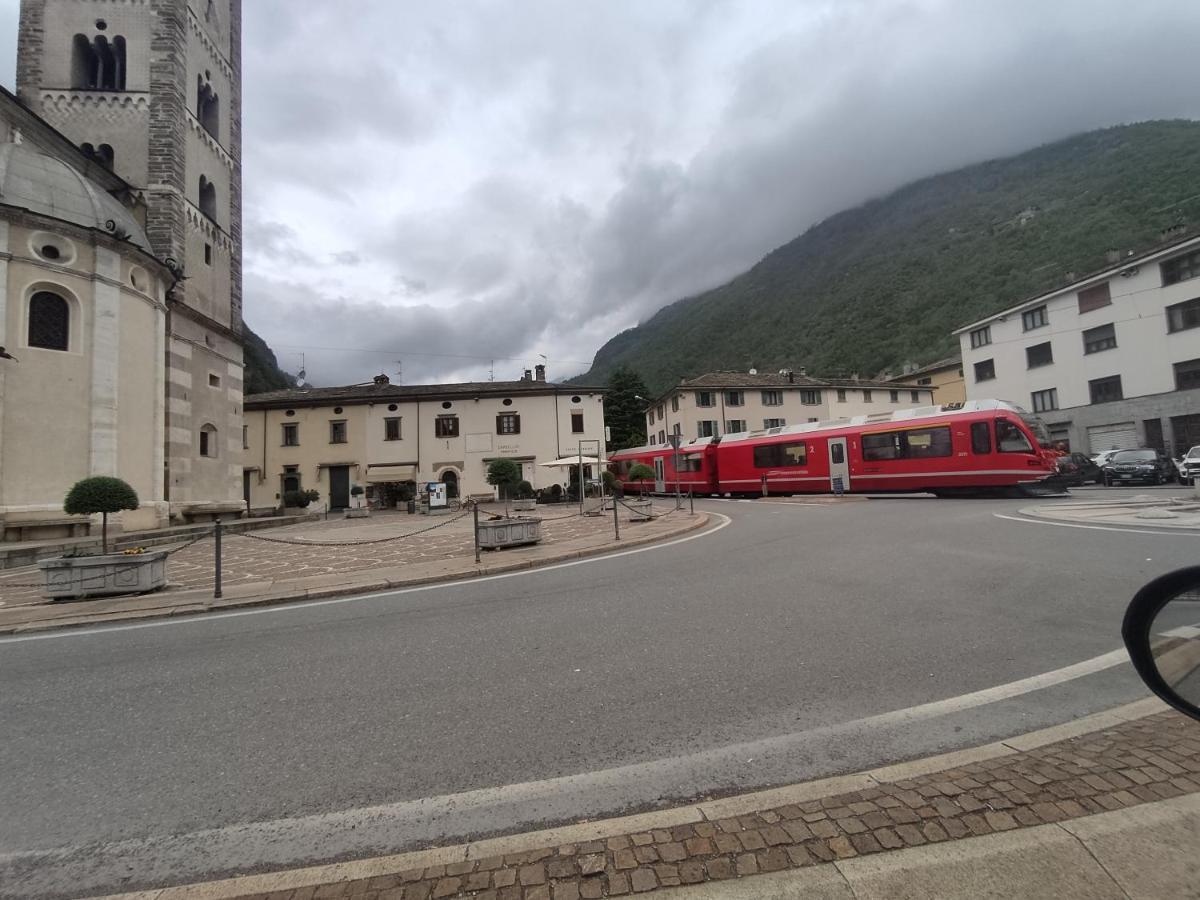 Tirano Express Luxury Apartments Buitenkant foto